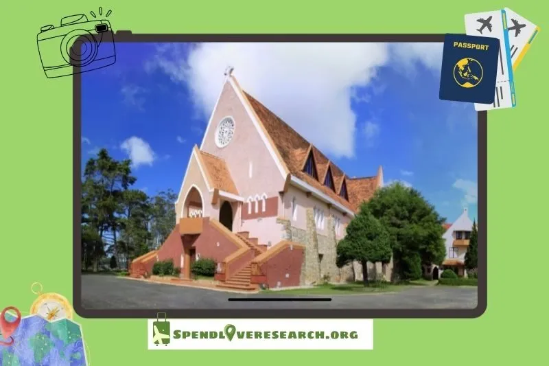Giới thiệu về nhà thờ Domaine De Marie