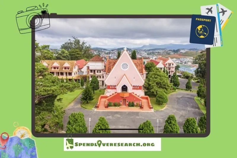 Kiến trúc độc đáo của nhà thờ Domaine De Marie